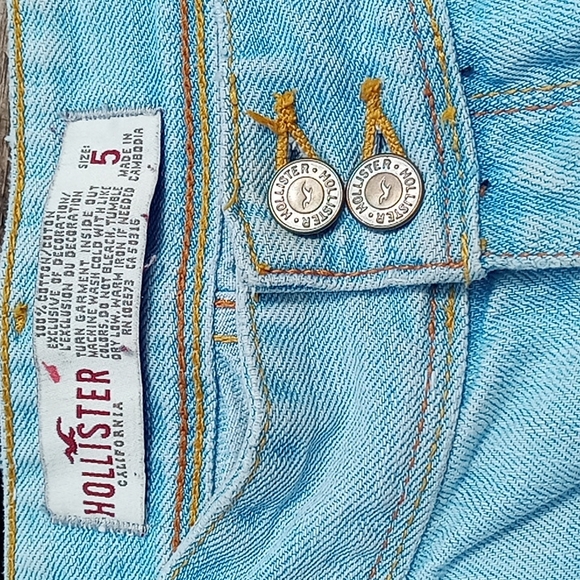 Hollister distressed cutoff splatter short shorts booty shorts EUC - Picture 4 of 5